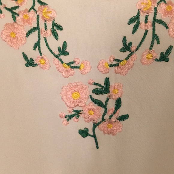 NWOT Floral white peplum top - Picture 7 of 8